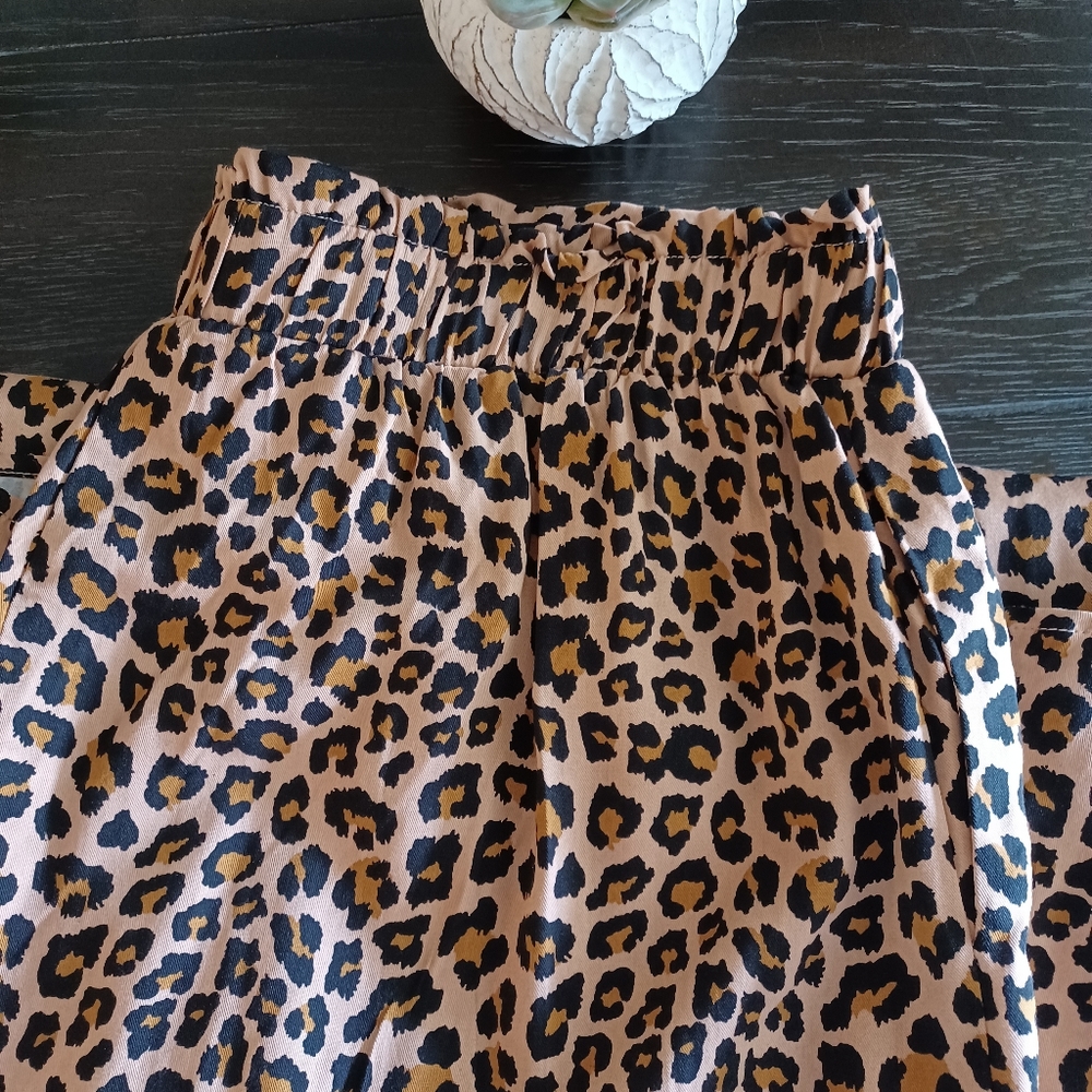 Entro High Waisted Wide Leg Leopard Pants - Picture 7 of 8
